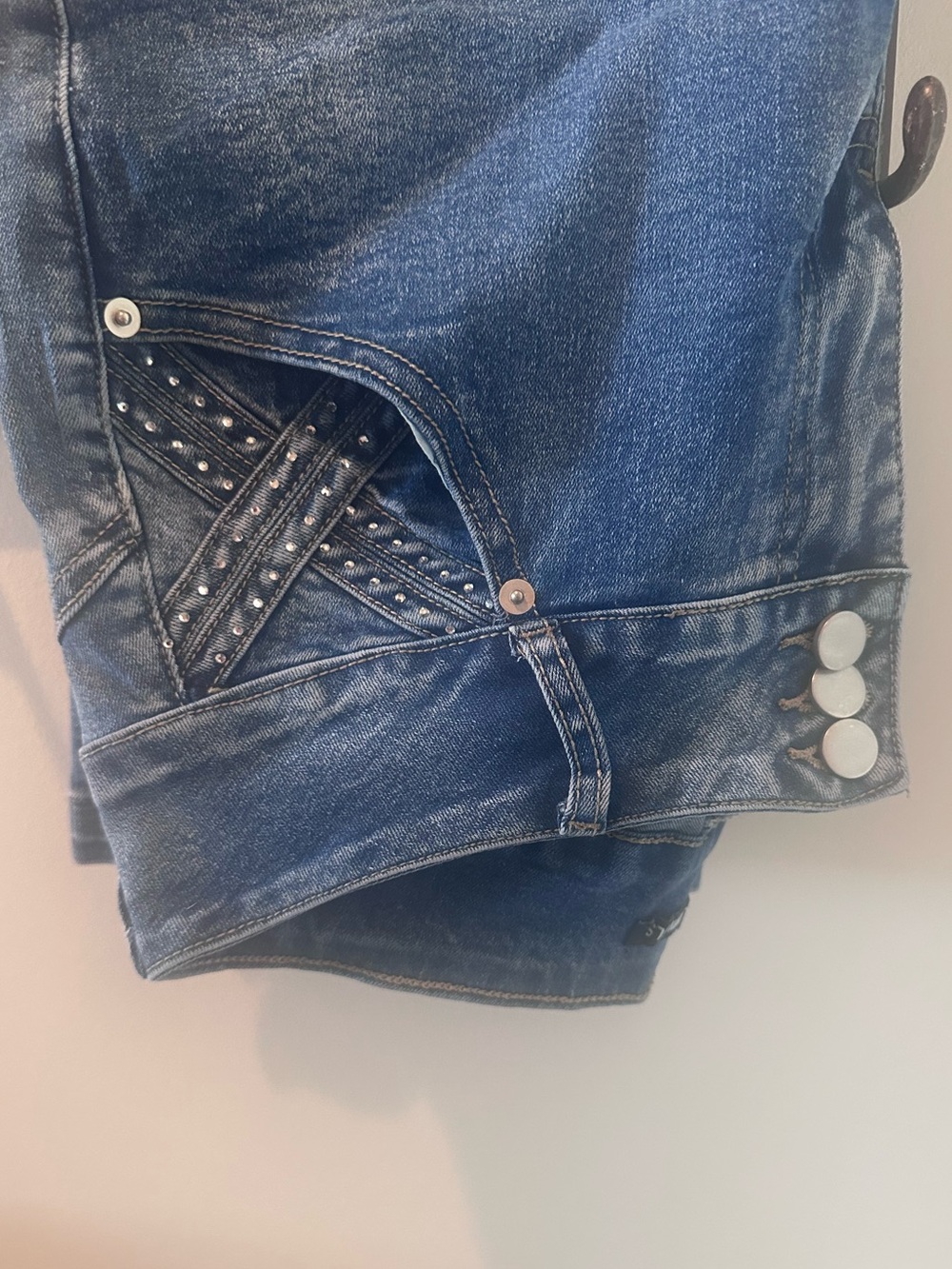 Flamingals Studded Pocket Bootcut Jeans – Size Large - Picture 3 of 4